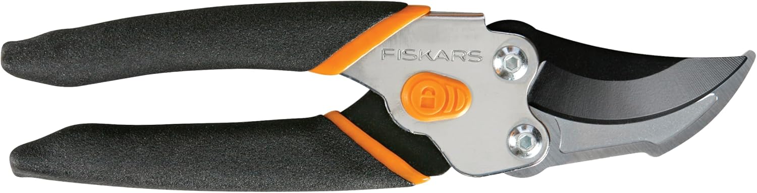 Fiskars 9116 Smooth Action Bypass Pruner - Image 1